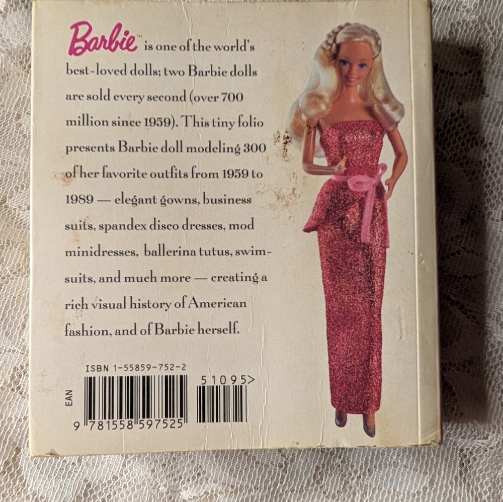Vintage Barbie Book History 1959 - 1989 - Picture 3 of 6
